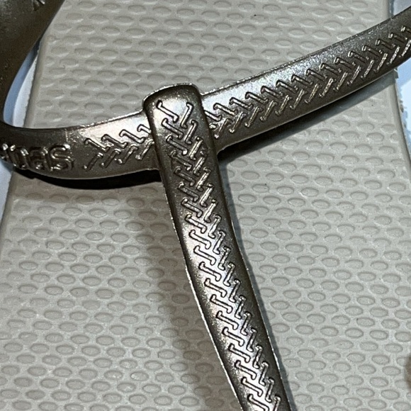 NEW Havanaias Sandals Metallic Gold Straps - T-Shape - Womens Size 11 / 41-42 - Picture 9 of 15